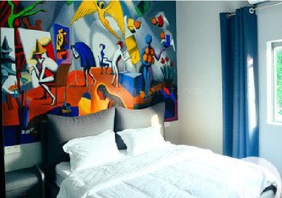 罗平对于酒店的墙体彩绘而言更注重哪些方面？